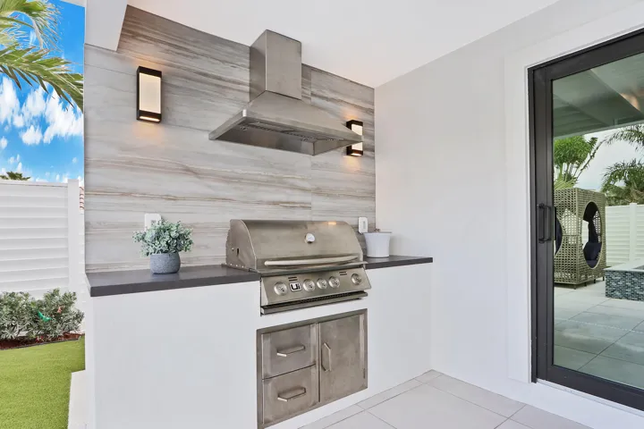 Outdoor kitchen