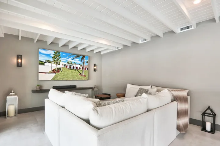 Entertainment room with 86" tv