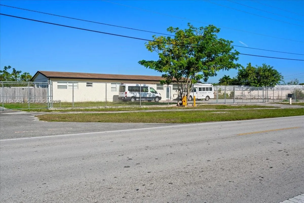 29170 Old Dixie Hwy, Homestead, Florida 33033, Homestead, Florida 33033, 4 Bedrooms Bedrooms, ,2 BathroomsBathrooms,Residential,For Sale,29170 Old Dixie Hwy, Homestead, Florida 33033,A11948491