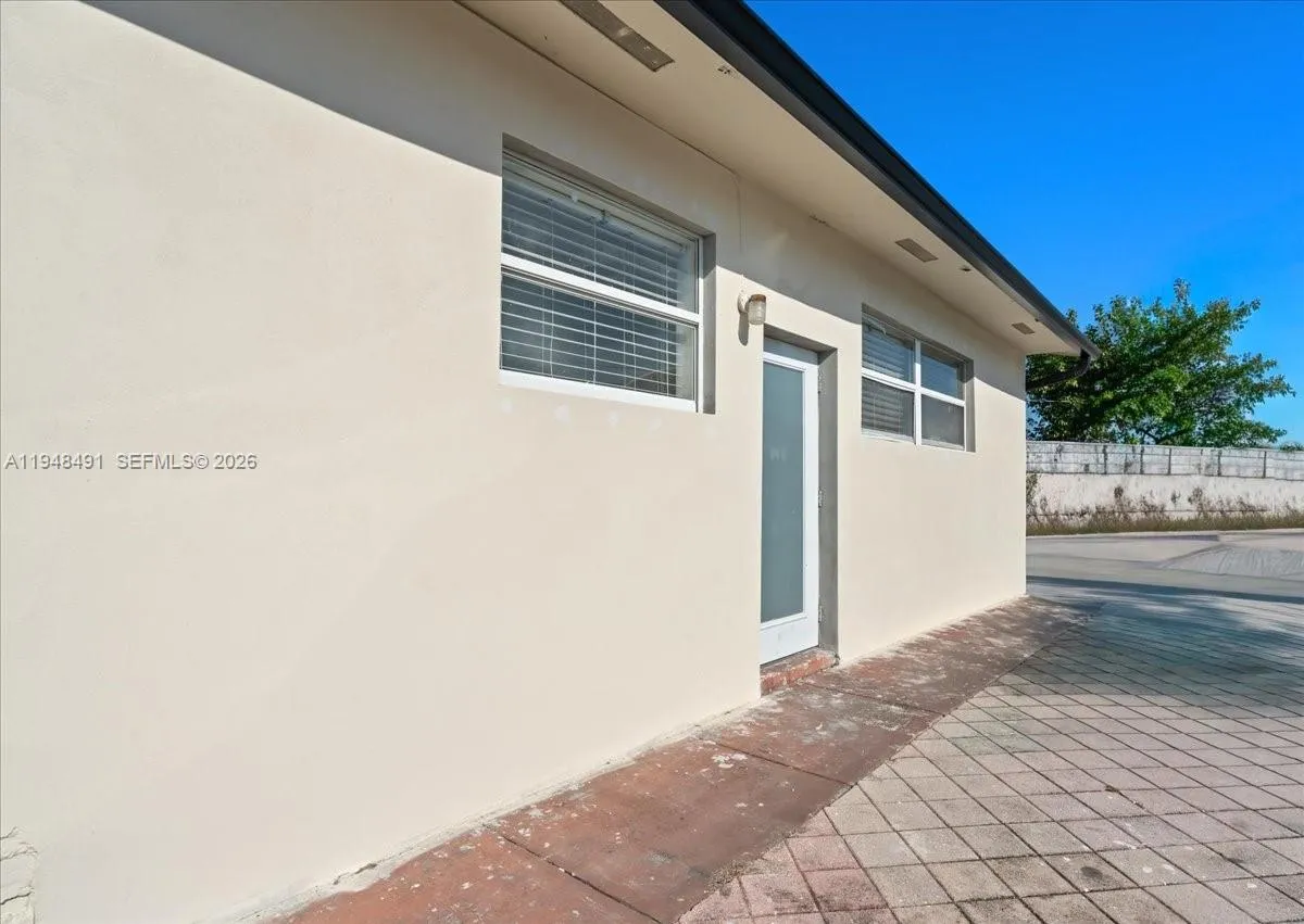 29170 Old Dixie Hwy, Homestead, Florida 33033, Homestead, Florida 33033, 4 Bedrooms Bedrooms, ,2 BathroomsBathrooms,Residential,For Sale,29170 Old Dixie Hwy, Homestead, Florida 33033,A11948491