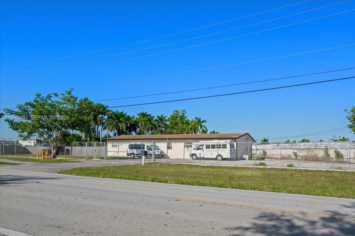 29170 Old Dixie Hwy, Homestead, Florida 33033, Homestead, Florida 33033, 4 Bedrooms Bedrooms, ,2 BathroomsBathrooms,Residential,For Sale,29170 Old Dixie Hwy, Homestead, Florida 33033,A11948491