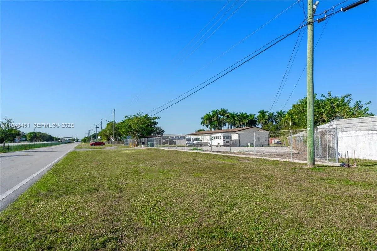 29170 Old Dixie Hwy, Homestead, Florida 33033, Homestead, Florida 33033, 4 Bedrooms Bedrooms, ,2 BathroomsBathrooms,Residential,For Sale,29170 Old Dixie Hwy, Homestead, Florida 33033,A11948491