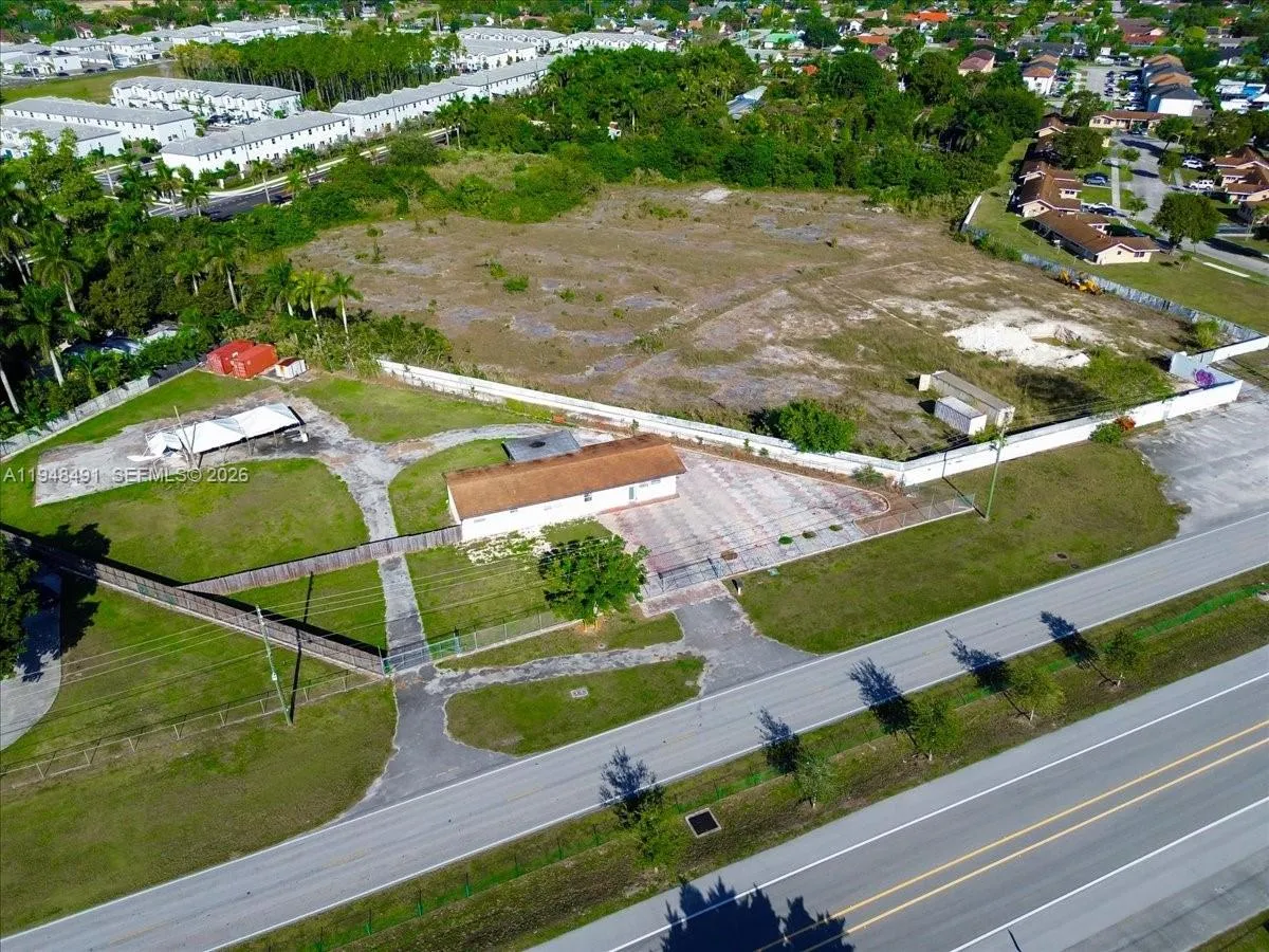 29170 Old Dixie Hwy, Homestead, Florida 33033, Homestead, Florida 33033, 4 Bedrooms Bedrooms, ,2 BathroomsBathrooms,Residential,For Sale,29170 Old Dixie Hwy, Homestead, Florida 33033,A11948491