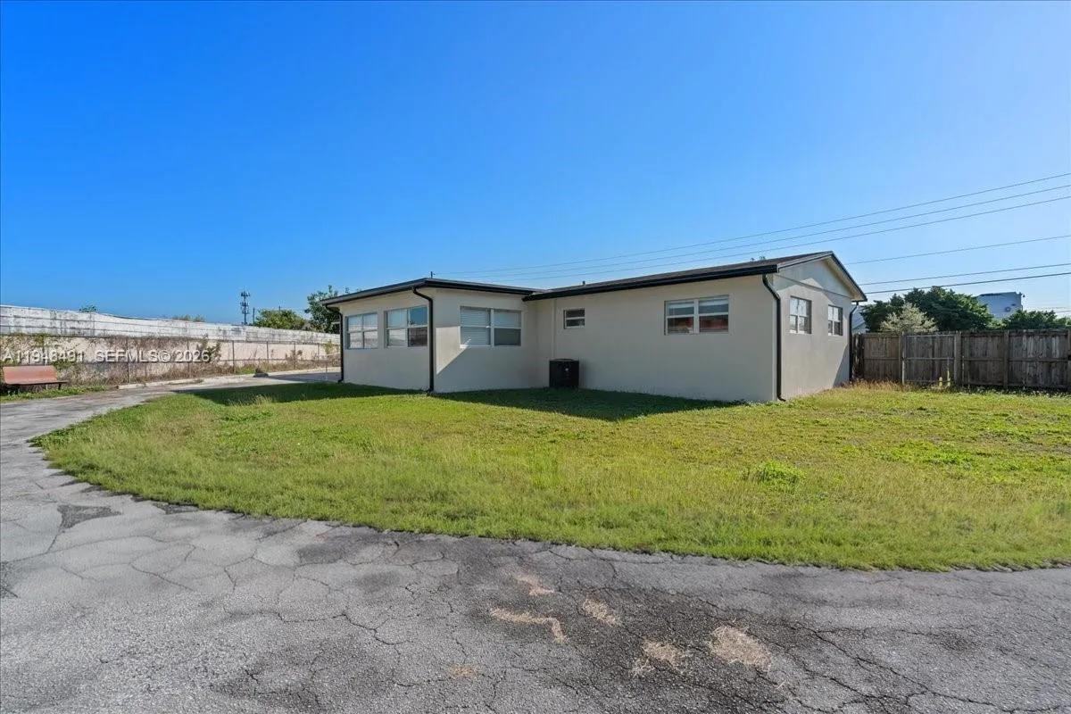29170 Old Dixie Hwy, Homestead, Florida 33033, Homestead, Florida 33033, 4 Bedrooms Bedrooms, ,2 BathroomsBathrooms,Residential,For Sale,29170 Old Dixie Hwy, Homestead, Florida 33033,A11948491