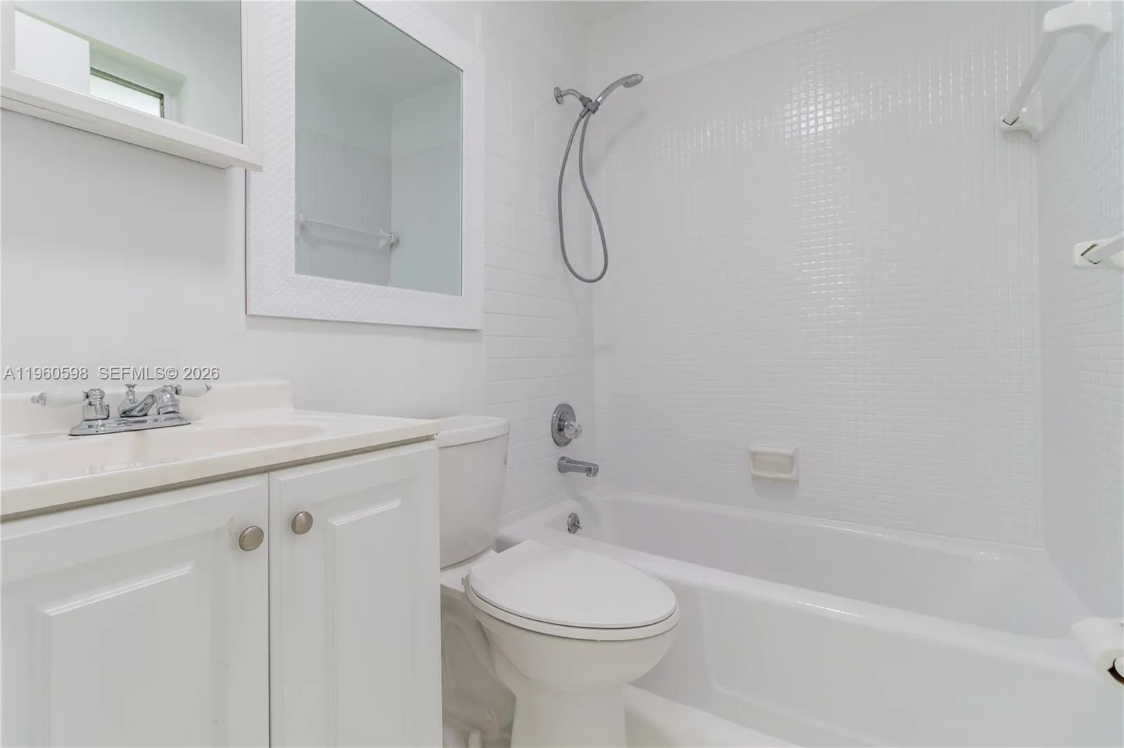 710 11th St 5, Miami Beach, Florida 33139, Miami Beach, Florida 33139, 2 Bedrooms Bedrooms, ,2 BathroomsBathrooms,Residential,For Sale,710 11th St 5, Miami Beach, Florida 33139,A11960598