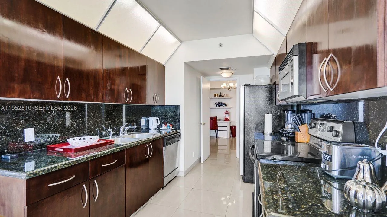 20281 E Country Club Dr 809, Aventura, Florida 331, Aventura, Florida 33180, 2 Bedrooms Bedrooms, ,2 BathroomsBathrooms,Residential,For Sale,20281 E Country Club Dr 809, Aventura, Florida 331,A11952810