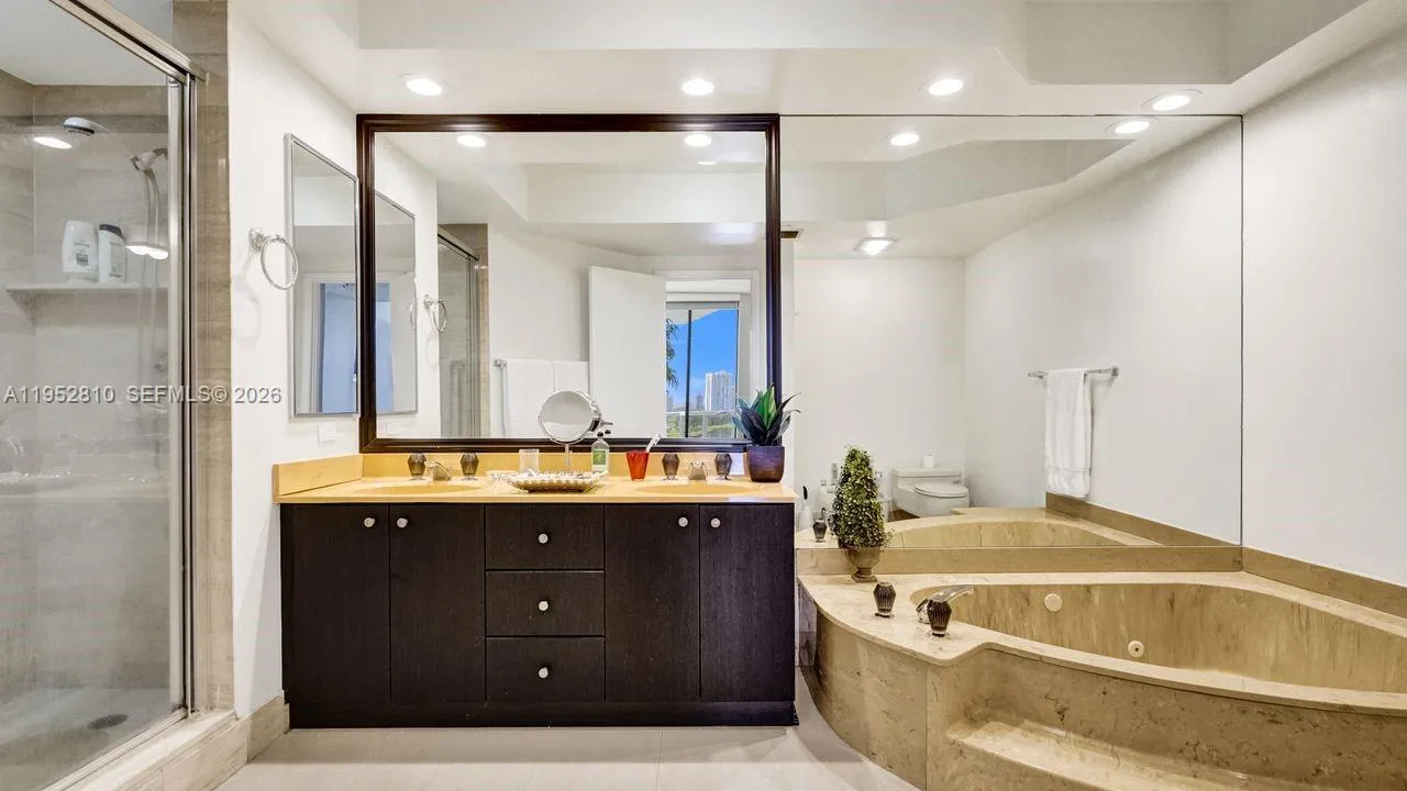 20281 E Country Club Dr 809, Aventura, Florida 331, Aventura, Florida 33180, 2 Bedrooms Bedrooms, ,2 BathroomsBathrooms,Residential,For Sale,20281 E Country Club Dr 809, Aventura, Florida 331,A11952810