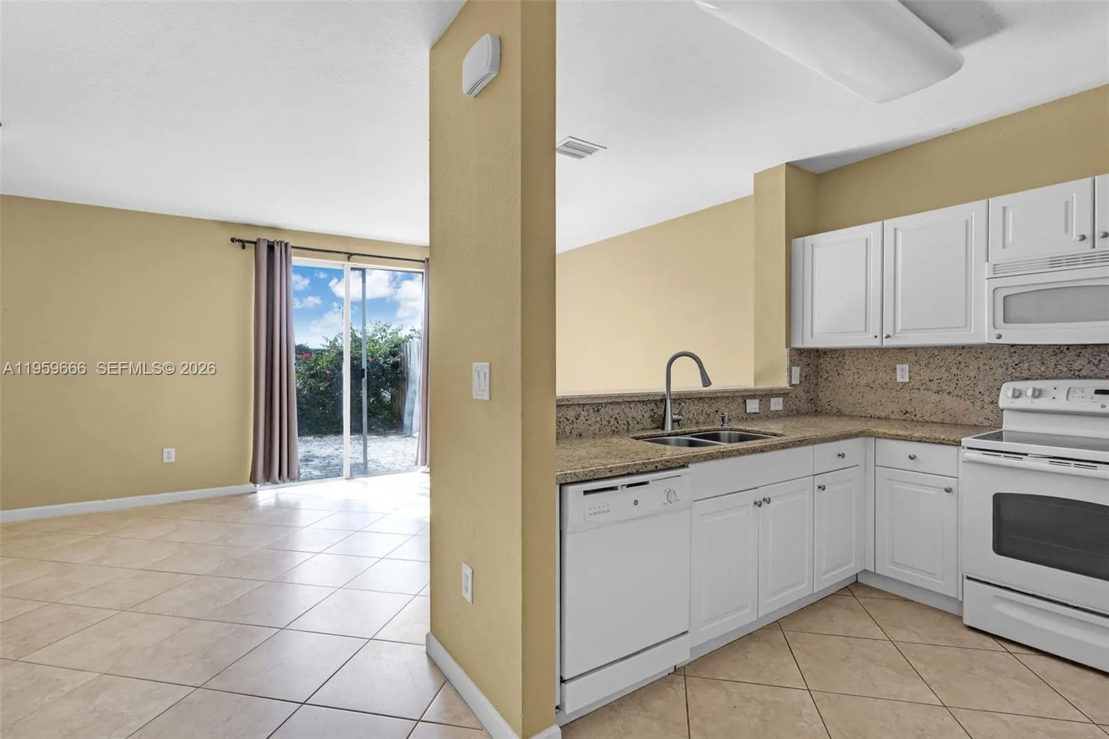 3064 Se 1st Dr 7, Homestead, Florida 33033, Homestead, Florida 33033, 3 Bedrooms Bedrooms, ,2 BathroomsBathrooms,Residential,For Sale,3064 Se 1st Dr 7, Homestead, Florida 33033,A11959666