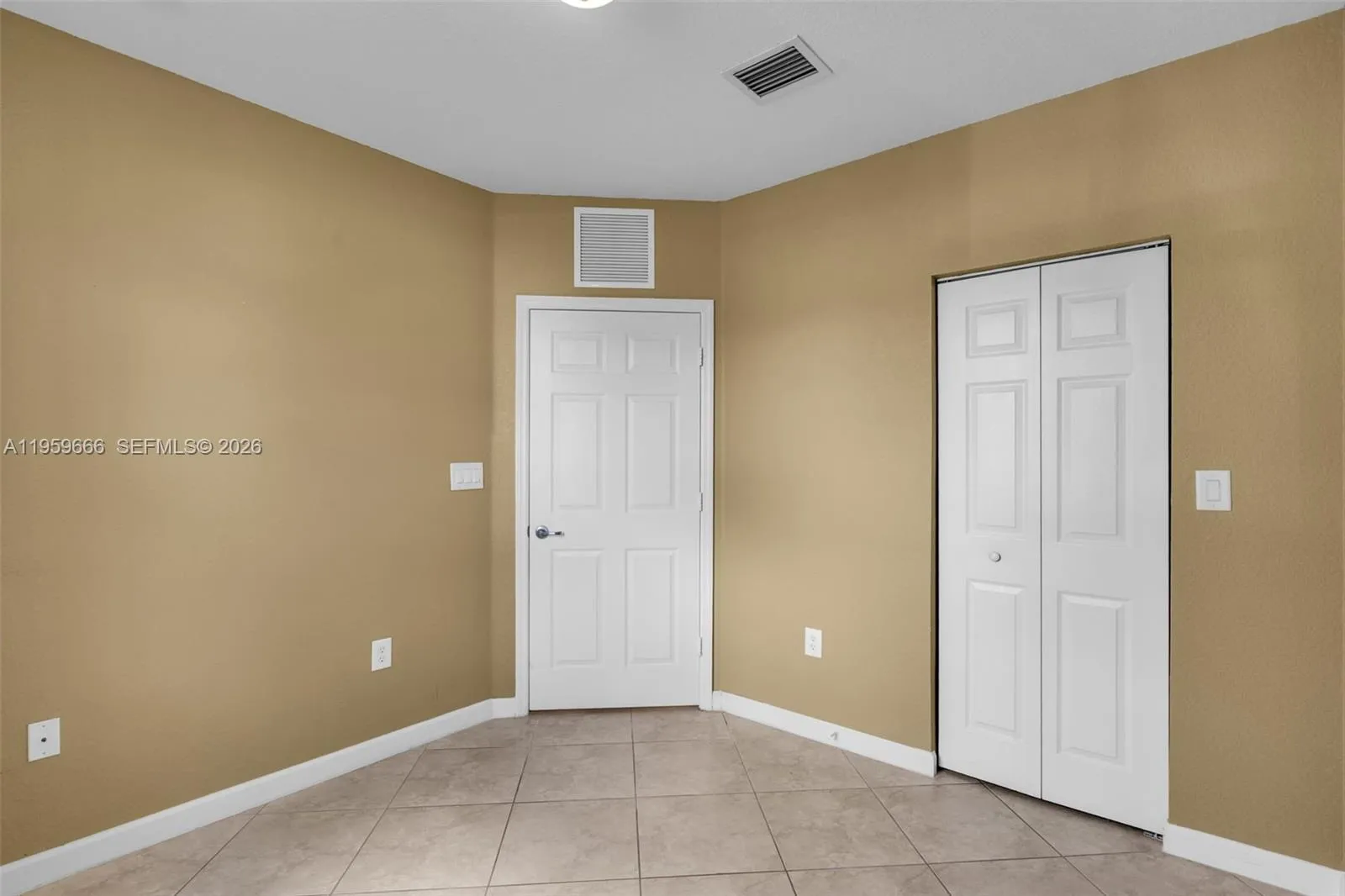 3064 Se 1st Dr 7, Homestead, Florida 33033, Homestead, Florida 33033, 3 Bedrooms Bedrooms, ,2 BathroomsBathrooms,Residential,For Sale,3064 Se 1st Dr 7, Homestead, Florida 33033,A11959666