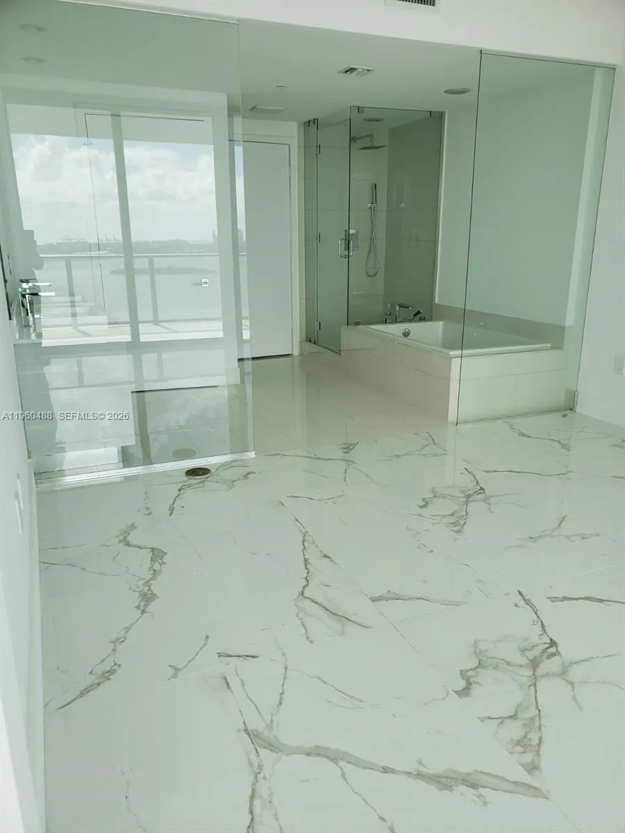 650 Ne 32nd St 2303, Miami, Florida 33137, Miami, Florida 33137, 2 Bedrooms Bedrooms, ,3 BathroomsBathrooms,Residential Lease,For Rent,650 Ne 32nd St 2303, Miami, Florida 33137,A11960488