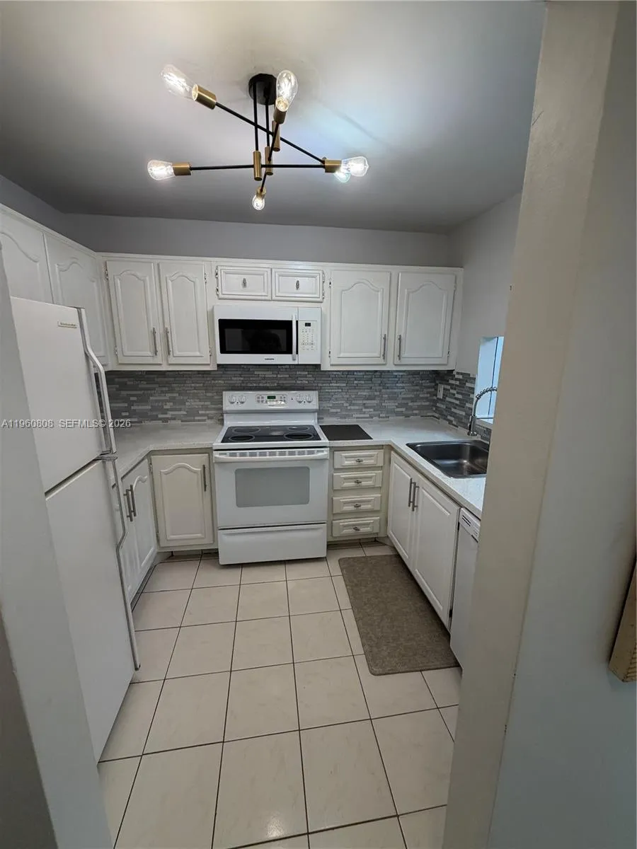 13685 Ne 10th Ave 210, North Miami, Florida 33161, North Miami, Florida 33161, 2 Bedrooms Bedrooms, ,1 BathroomBathrooms,Residential,For Sale,13685 Ne 10th Ave 210, North Miami, Florida 33161,A11960808
