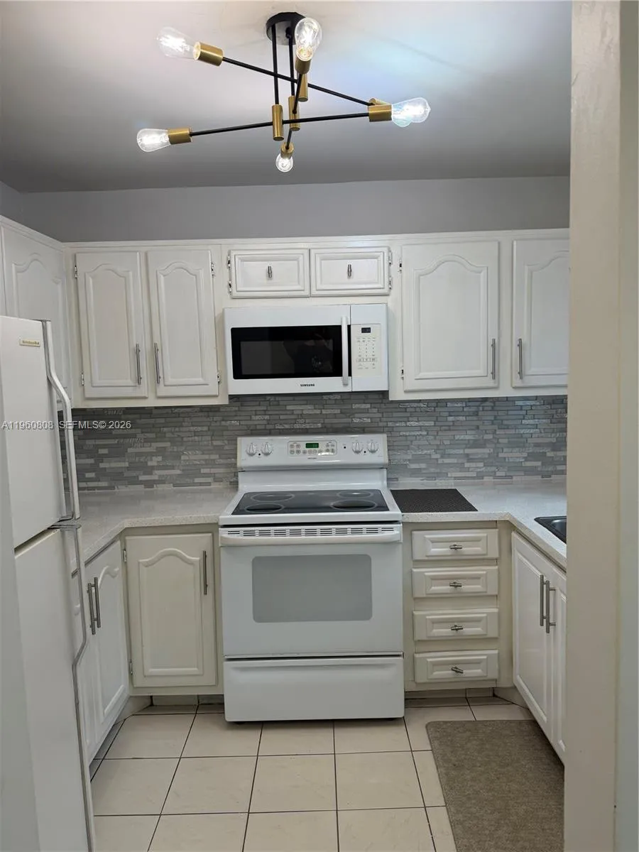 13685 Ne 10th Ave 210, North Miami, Florida 33161, North Miami, Florida 33161, 2 Bedrooms Bedrooms, ,1 BathroomBathrooms,Residential,For Sale,13685 Ne 10th Ave 210, North Miami, Florida 33161,A11960808