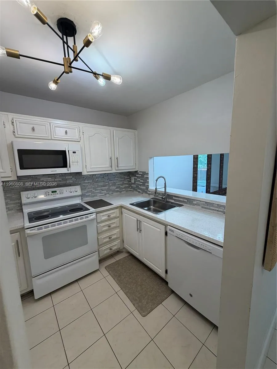 13685 Ne 10th Ave 210, North Miami, Florida 33161, North Miami, Florida 33161, 2 Bedrooms Bedrooms, ,1 BathroomBathrooms,Residential,For Sale,13685 Ne 10th Ave 210, North Miami, Florida 33161,A11960808