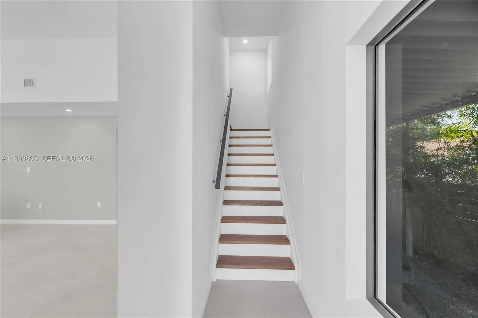 3204 Plaza St, Miami, Florida 33133, Miami, Florida 33133, 4 Bedrooms Bedrooms, ,2 BathroomsBathrooms,Residential Lease,For Rent,3204 Plaza St, Miami, Florida 33133,A11960839