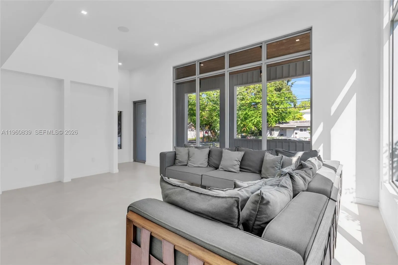 3204 Plaza St, Miami, Florida 33133, Miami, Florida 33133, 4 Bedrooms Bedrooms, ,2 BathroomsBathrooms,Residential Lease,For Rent,3204 Plaza St, Miami, Florida 33133,A11960839