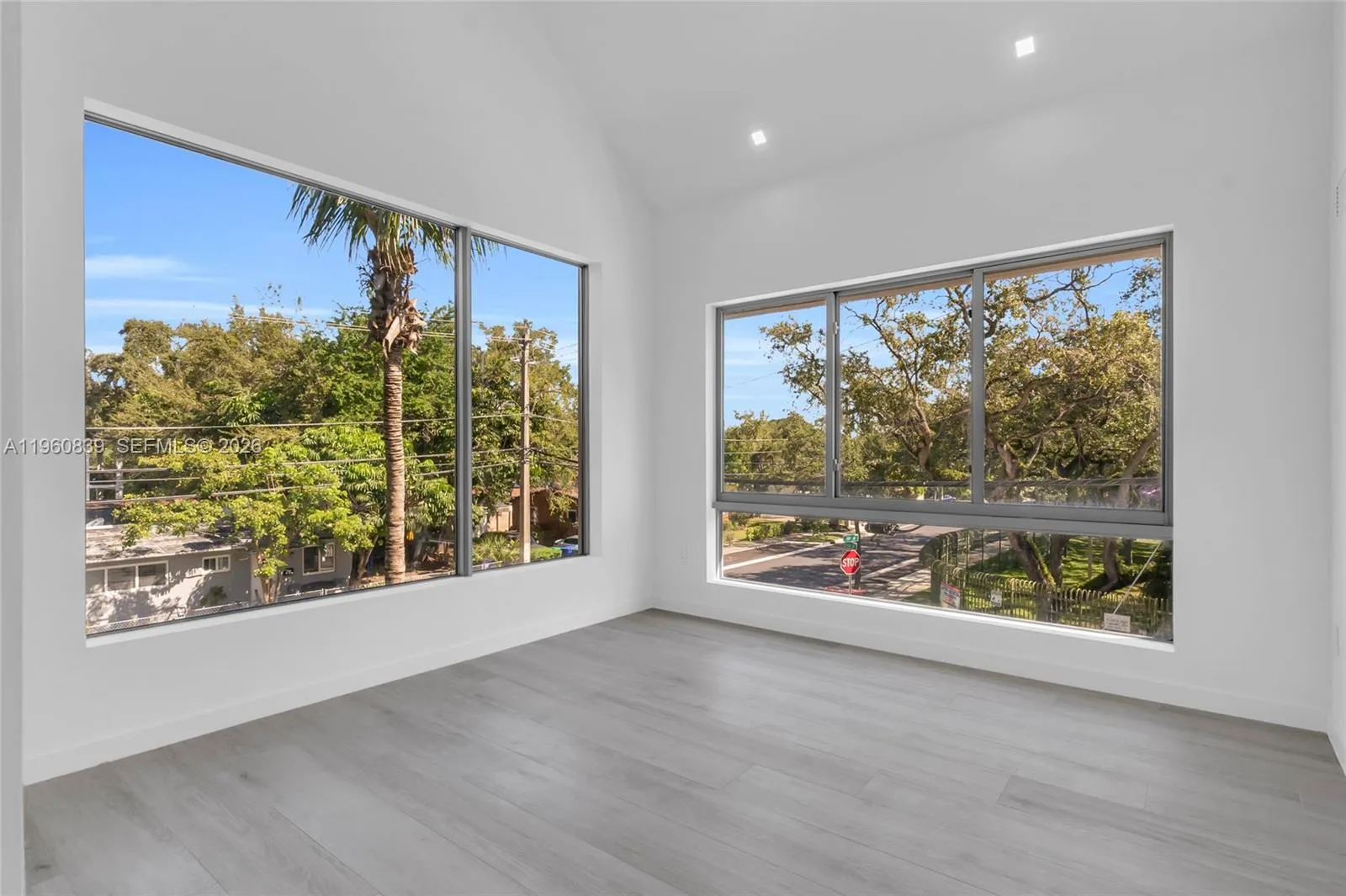 3204 Plaza St, Miami, Florida 33133, Miami, Florida 33133, 4 Bedrooms Bedrooms, ,2 BathroomsBathrooms,Residential Lease,For Rent,3204 Plaza St, Miami, Florida 33133,A11960839