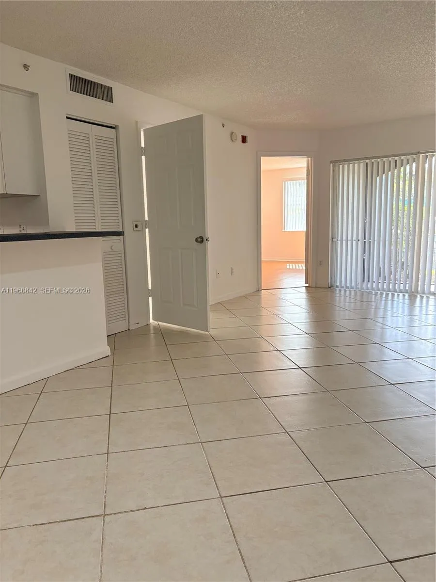 9640 Nw 2nd St 5-105, Pembroke Pines, Florida 3302, Pembroke Pines, Florida 33024, 1 Bedroom Bedrooms, ,1 BathroomBathrooms,Residential Lease,For Rent,9640 Nw 2nd St 5-105, Pembroke Pines, Florida 3302,A11960842