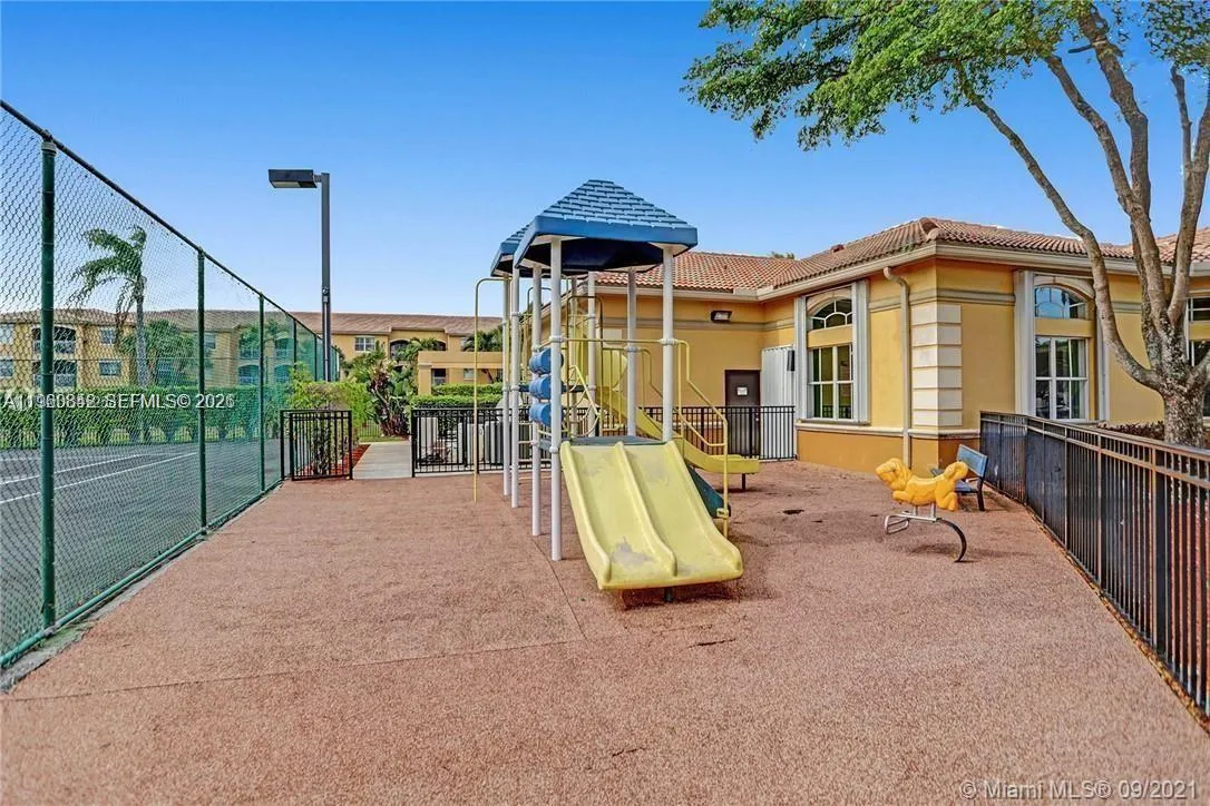 9640 Nw 2nd St 5-105, Pembroke Pines, Florida 3302, Pembroke Pines, Florida 33024, 1 Bedroom Bedrooms, ,1 BathroomBathrooms,Residential Lease,For Rent,9640 Nw 2nd St 5-105, Pembroke Pines, Florida 3302,A11960842