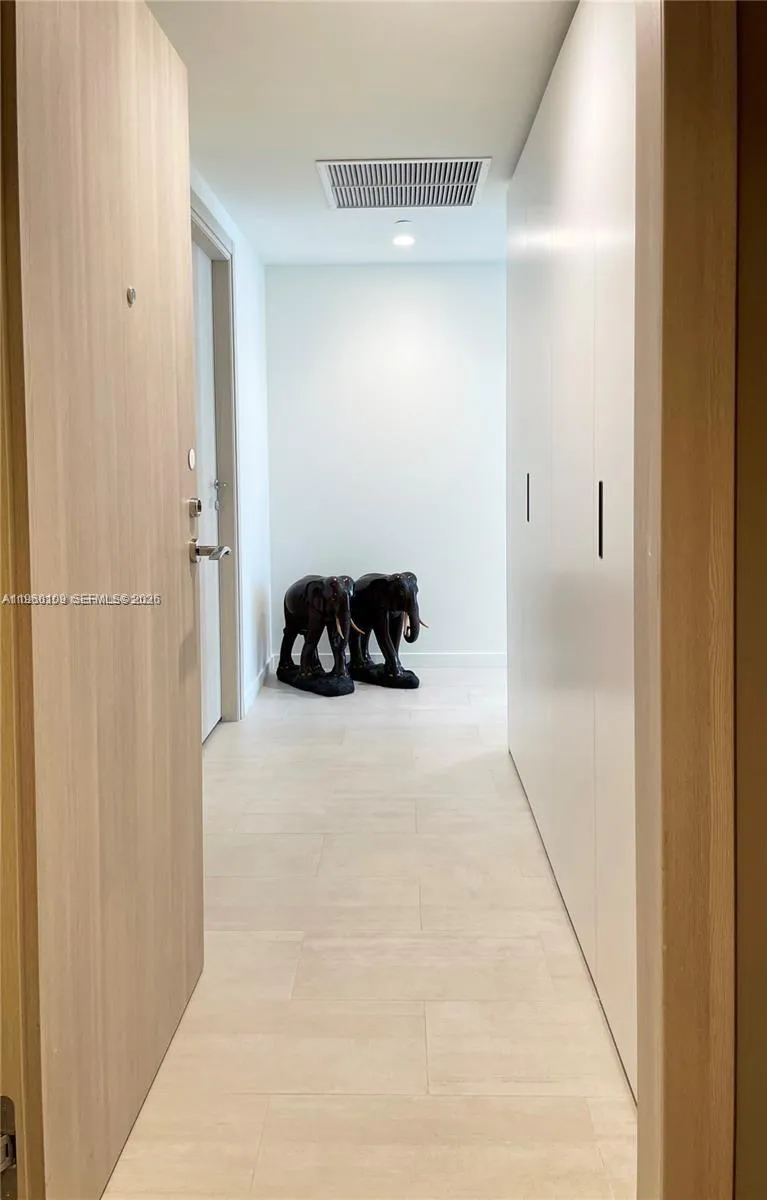 1000 Brickell Plz 4301, Miami, Florida 33131, Miami, Florida 33131, 2 Bedrooms Bedrooms, ,2 BathroomsBathrooms,Residential,For Sale,1000 Brickell Plz 4301, Miami, Florida 33131,A11960109