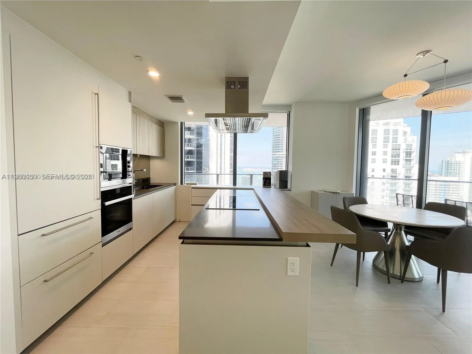 1000 Brickell Plz 4301, Miami, Florida 33131, Miami, Florida 33131, 2 Bedrooms Bedrooms, ,2 BathroomsBathrooms,Residential,For Sale,1000 Brickell Plz 4301, Miami, Florida 33131,A11960109