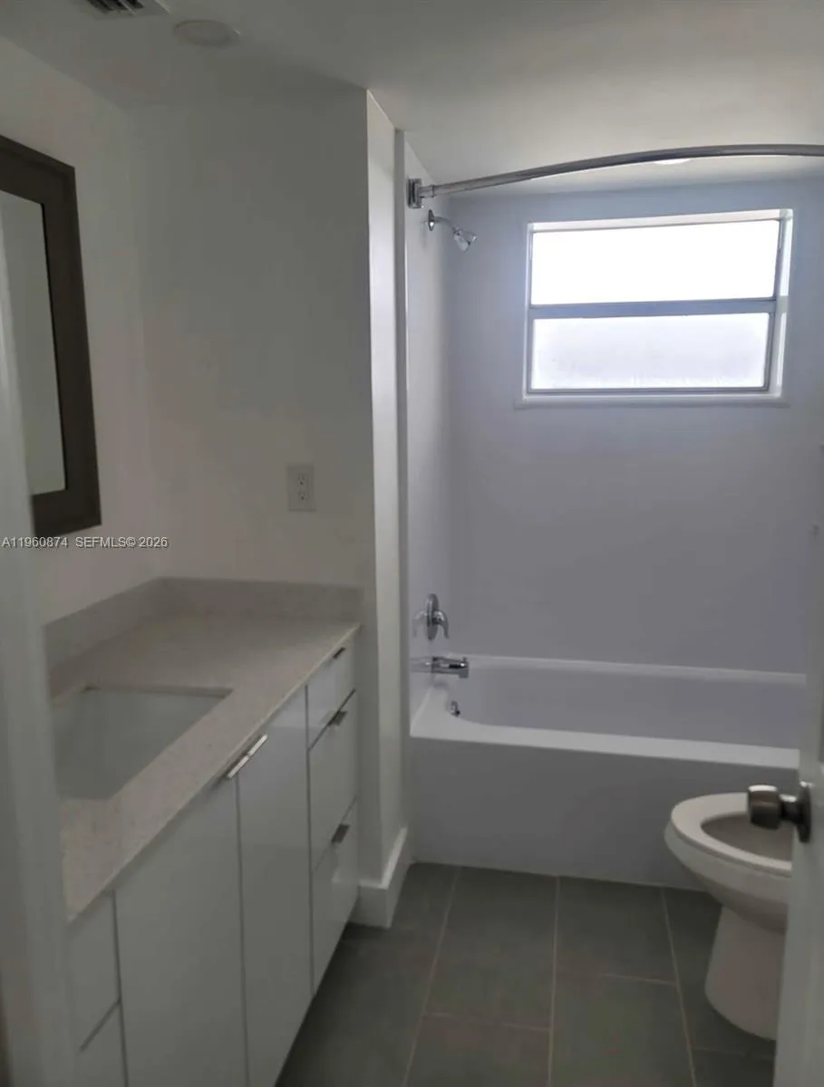 1680 Ne 191st St 410-2, Miami, Florida 33179, Miami, Florida 33179, 1 Bedroom Bedrooms, ,1 BathroomBathrooms,Residential Lease,For Rent,1680 Ne 191st St 410-2, Miami, Florida 33179,A11960874