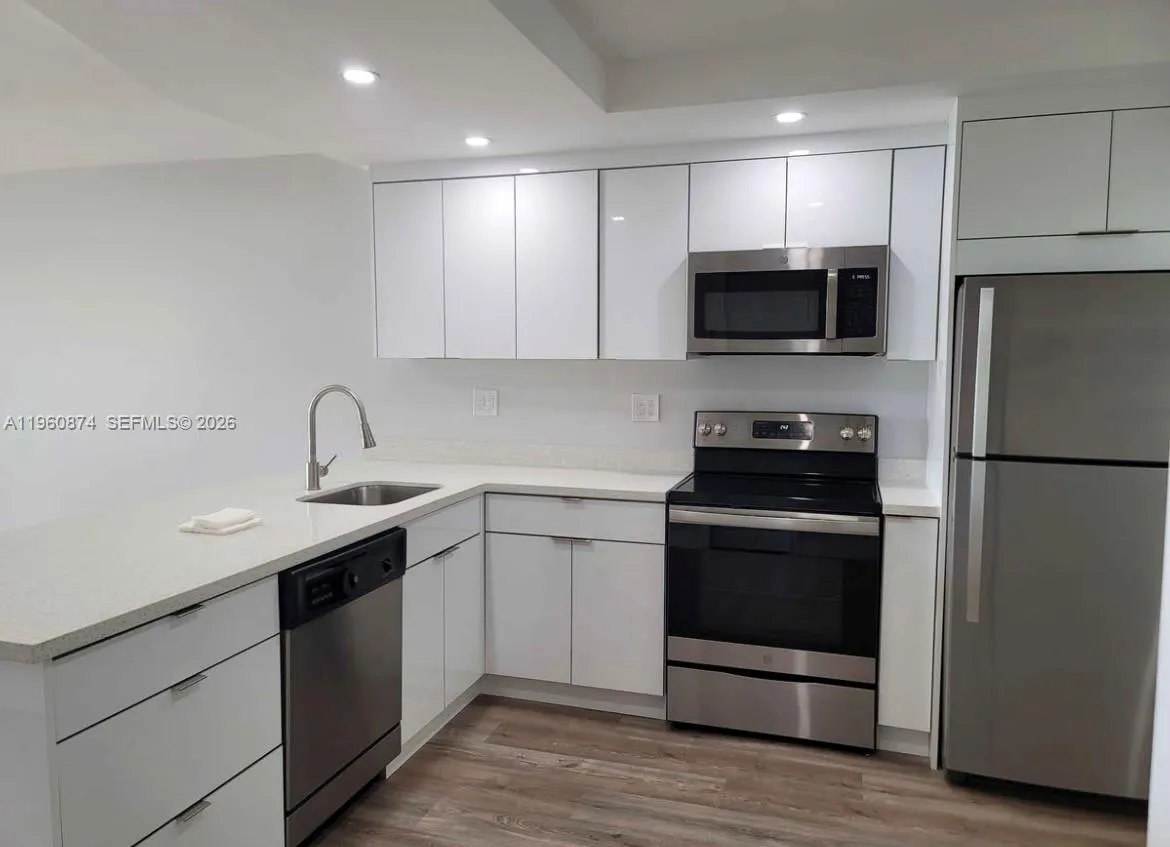 1680 Ne 191st St 410-2, Miami, Florida 33179, Miami, Florida 33179, 1 Bedroom Bedrooms, ,1 BathroomBathrooms,Residential Lease,For Rent,1680 Ne 191st St 410-2, Miami, Florida 33179,A11960874