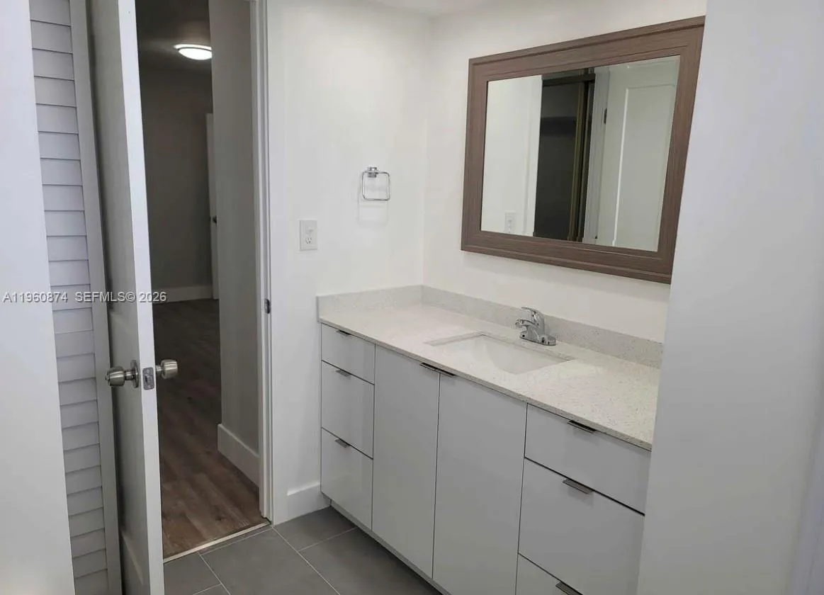 1680 Ne 191st St 410-2, Miami, Florida 33179, Miami, Florida 33179, 1 Bedroom Bedrooms, ,1 BathroomBathrooms,Residential Lease,For Rent,1680 Ne 191st St 410-2, Miami, Florida 33179,A11960874
