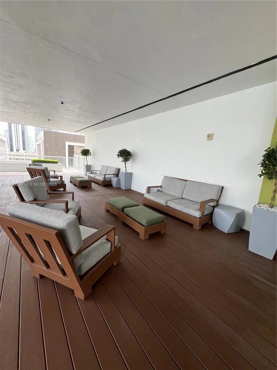 55 Se 6th St 2307, Miami, Florida 33131, Miami, Florida 33131, 2 Bedrooms Bedrooms, ,2 BathroomsBathrooms,Residential Lease,For Rent,55 Se 6th St 2307, Miami, Florida 33131,A11960897