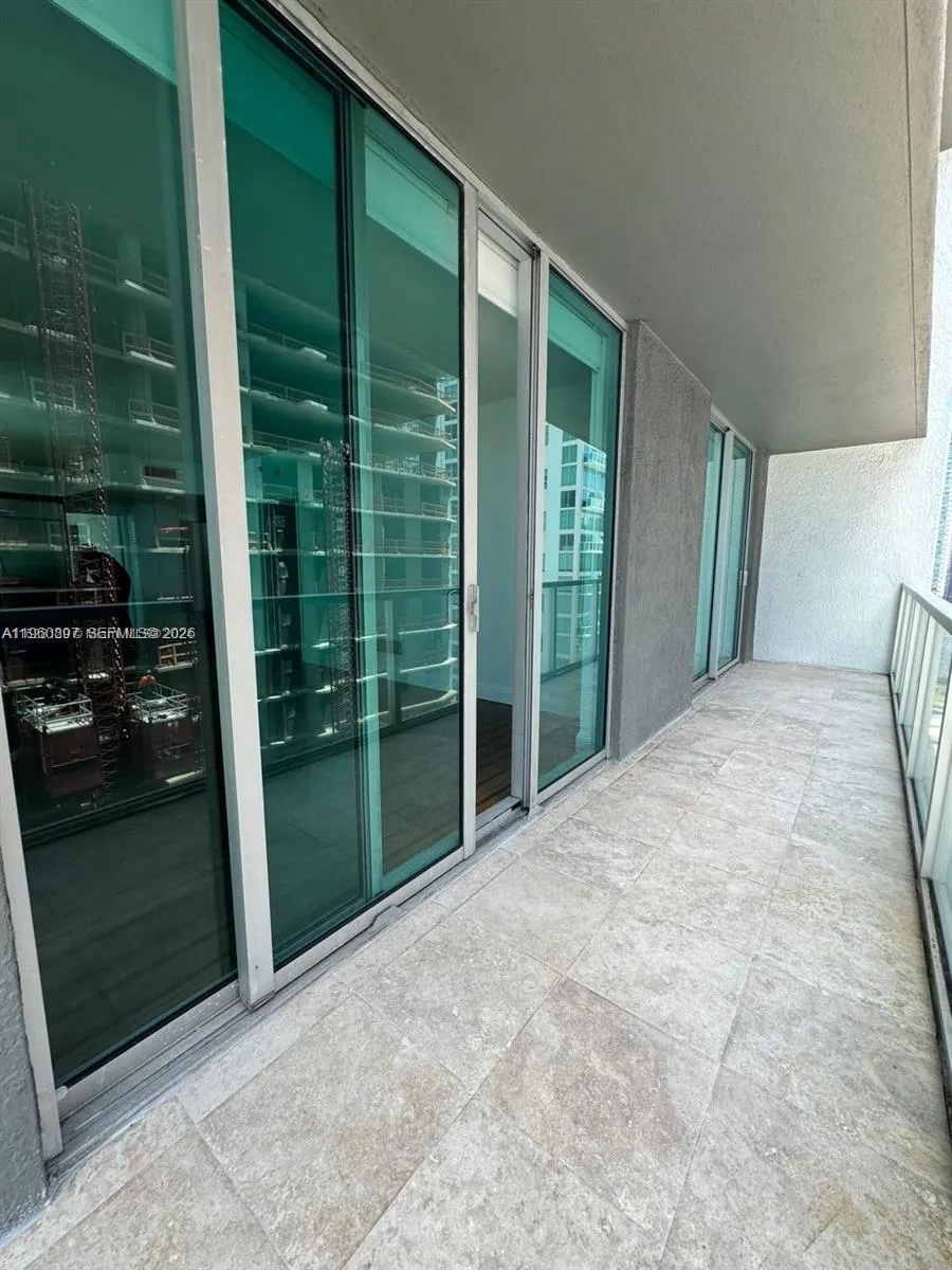 55 Se 6th St 2307, Miami, Florida 33131, Miami, Florida 33131, 2 Bedrooms Bedrooms, ,2 BathroomsBathrooms,Residential Lease,For Rent,55 Se 6th St 2307, Miami, Florida 33131,A11960897