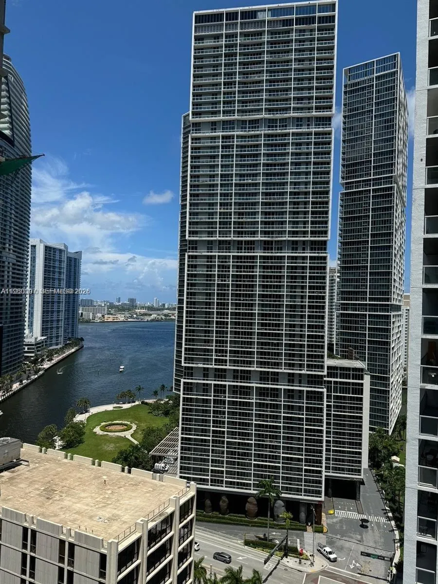 55 Se 6th St 2307, Miami, Florida 33131, Miami, Florida 33131, 2 Bedrooms Bedrooms, ,2 BathroomsBathrooms,Residential Lease,For Rent,55 Se 6th St 2307, Miami, Florida 33131,A11960897