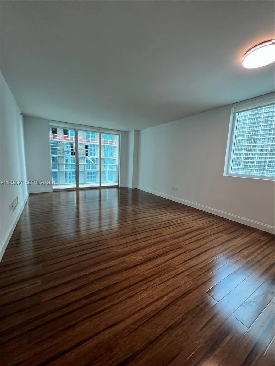55 Se 6th St 2307, Miami, Florida 33131, Miami, Florida 33131, 2 Bedrooms Bedrooms, ,2 BathroomsBathrooms,Residential Lease,For Rent,55 Se 6th St 2307, Miami, Florida 33131,A11960897