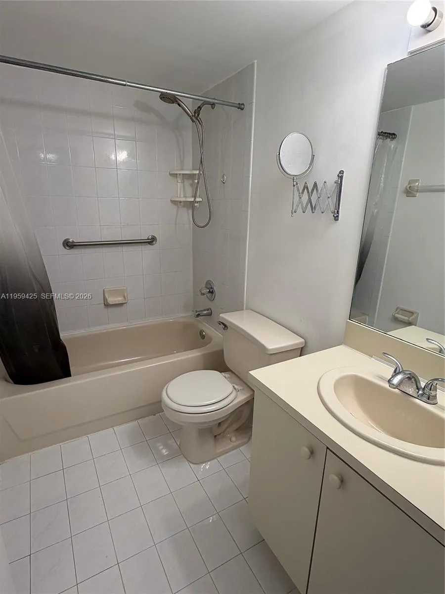 551 Nw 82nd Ave 518, Miami, Florida 33126, Miami, Florida 33126, 2 Bedrooms Bedrooms, ,2 BathroomsBathrooms,Residential Lease,For Rent,551 Nw 82nd Ave 518, Miami, Florida 33126,A11959425