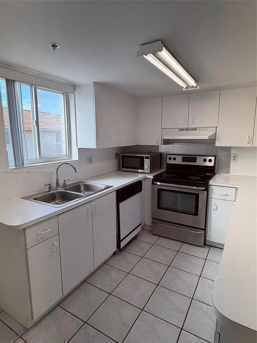 551 Nw 82nd Ave 518, Miami, Florida 33126, Miami, Florida 33126, 2 Bedrooms Bedrooms, ,2 BathroomsBathrooms,Residential Lease,For Rent,551 Nw 82nd Ave 518, Miami, Florida 33126,A11959425