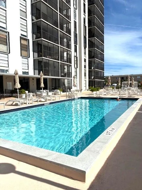 2500 Ne 135th St B506, North Miami, Florida 33181, North Miami, Florida 33181, 1 Bedroom Bedrooms, ,2 BathroomsBathrooms,Residential,For Sale,2500 Ne 135th St B506, North Miami, Florida 33181,A11960910