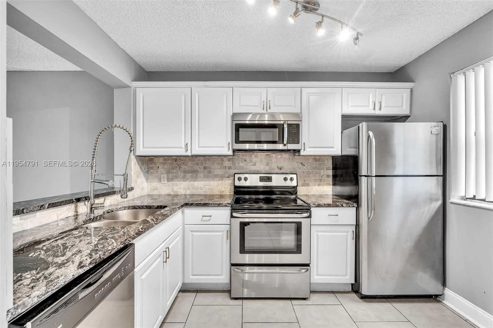 5200 Nw 31st Ave 175, Fort Lauderdale, Florida 333, Fort Lauderdale, Florida 33309, 1 Bedroom Bedrooms, 1 Room Rooms,1 BathroomBathrooms,Residential,For Sale,5200 Nw 31st Ave 175, Fort Lauderdale, Florida 333,A11954791