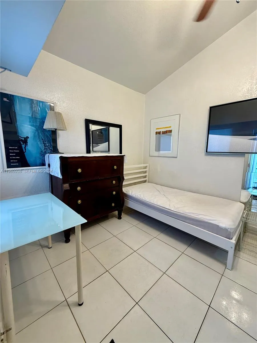 1750 Sw 16th St 1, Miami, Florida 33145, Miami, Florida 33145, 1 Bedroom Bedrooms, ,1 BathroomBathrooms,Residential Lease,For Rent,1750 Sw 16th St 1, Miami, Florida 33145,A11960938