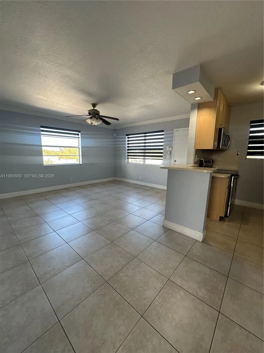 110 Se 2nd St 312, Hallandale Beach, Florida 33009, Hallandale Beach, Florida 33009, 1 Bedroom Bedrooms, ,1 BathroomBathrooms,Residential Lease,For Rent,110 Se 2nd St 312, Hallandale Beach, Florida 33009,A11960950