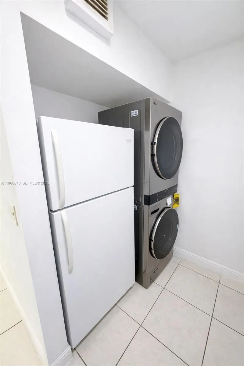 2530 W 67th Pl 12-29, Hialeah, Florida 33016, Hialeah, Florida 33016, 2 Bedrooms Bedrooms, ,2 BathroomsBathrooms,Residential,For Sale,2530 W 67th Pl 12-29, Hialeah, Florida 33016,A11960340