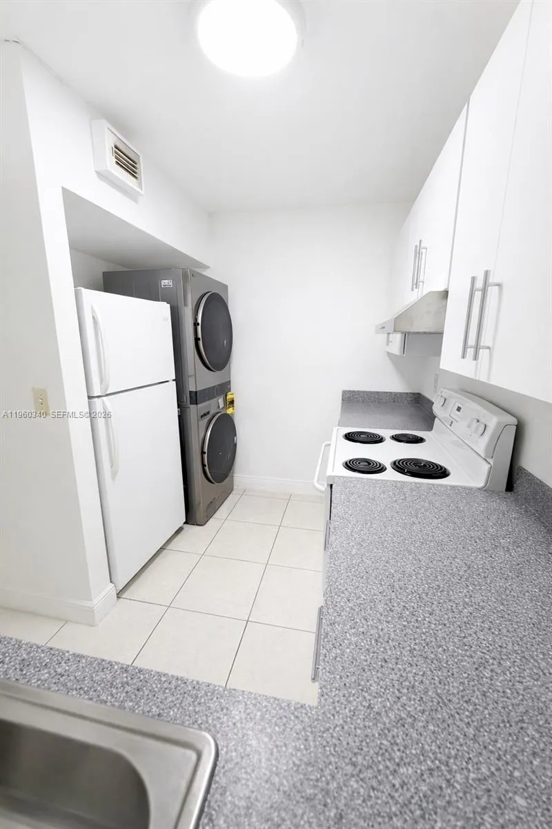2530 W 67th Pl 12-29, Hialeah, Florida 33016, Hialeah, Florida 33016, 2 Bedrooms Bedrooms, ,2 BathroomsBathrooms,Residential,For Sale,2530 W 67th Pl 12-29, Hialeah, Florida 33016,A11960340