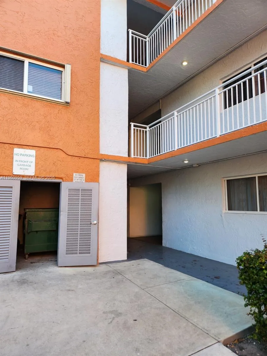 11301 Sw 200th St 109-a, Miami, Florida 33157, Miami, Florida 33157, 2 Bedrooms Bedrooms, ,2 BathroomsBathrooms,Residential Lease,For Rent,11301 Sw 200th St 109-a, Miami, Florida 33157,A11960959