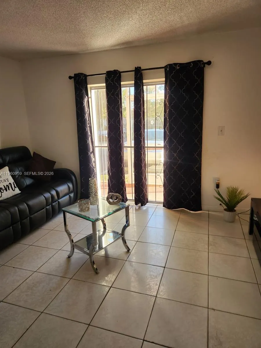 11301 Sw 200th St 109-a, Miami, Florida 33157, Miami, Florida 33157, 2 Bedrooms Bedrooms, ,2 BathroomsBathrooms,Residential Lease,For Rent,11301 Sw 200th St 109-a, Miami, Florida 33157,A11960959