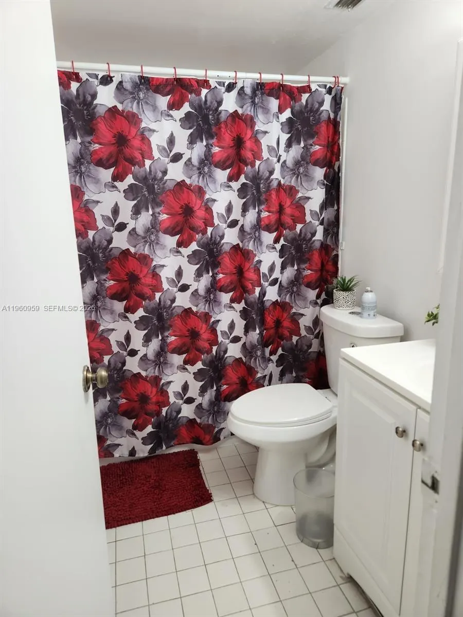 11301 Sw 200th St 109-a, Miami, Florida 33157, Miami, Florida 33157, 2 Bedrooms Bedrooms, ,2 BathroomsBathrooms,Residential Lease,For Rent,11301 Sw 200th St 109-a, Miami, Florida 33157,A11960959