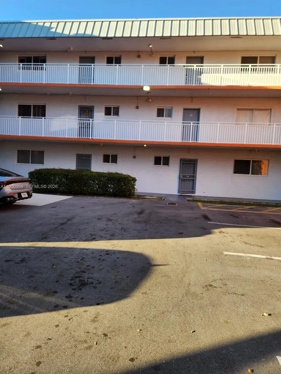 11301 Sw 200th St 109-a, Miami, Florida 33157, Miami, Florida 33157, 2 Bedrooms Bedrooms, ,2 BathroomsBathrooms,Residential Lease,For Rent,11301 Sw 200th St 109-a, Miami, Florida 33157,A11960959