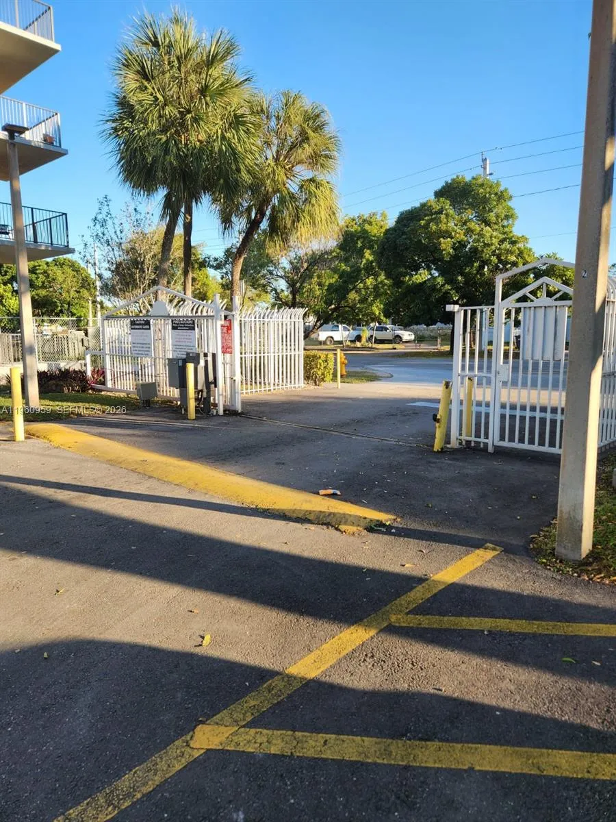 11301 Sw 200th St 109-a, Miami, Florida 33157, Miami, Florida 33157, 2 Bedrooms Bedrooms, ,2 BathroomsBathrooms,Residential Lease,For Rent,11301 Sw 200th St 109-a, Miami, Florida 33157,A11960959