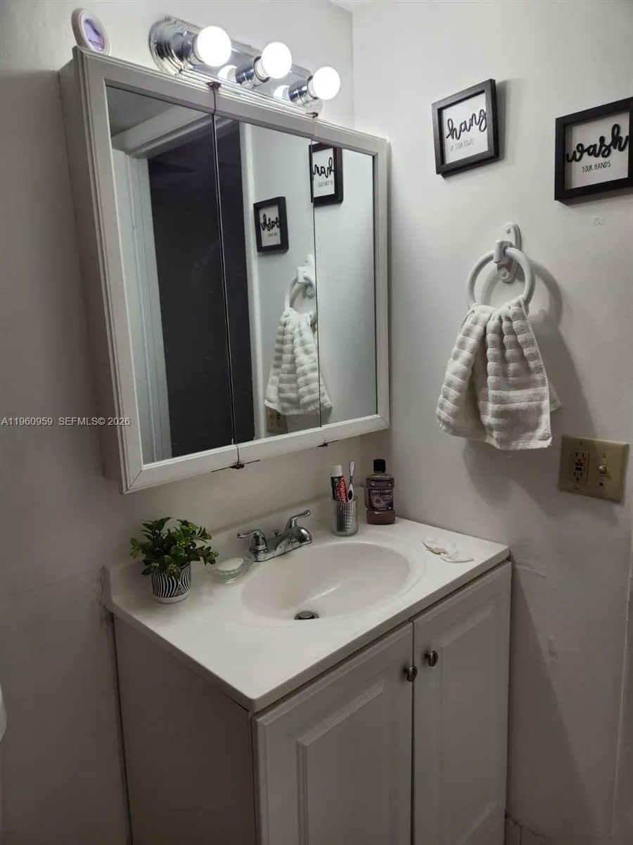 11301 Sw 200th St 109-a, Miami, Florida 33157, Miami, Florida 33157, 2 Bedrooms Bedrooms, ,2 BathroomsBathrooms,Residential Lease,For Rent,11301 Sw 200th St 109-a, Miami, Florida 33157,A11960959
