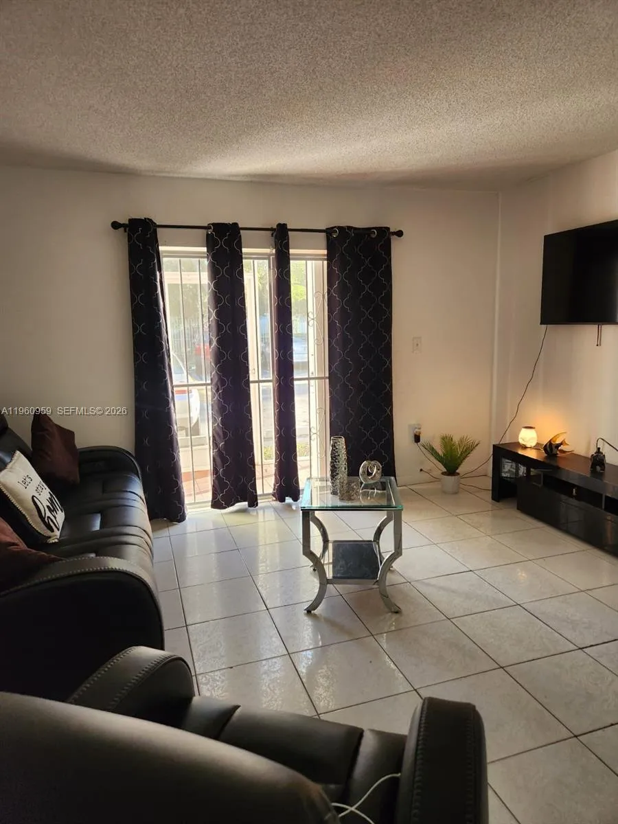 11301 Sw 200th St 109-a, Miami, Florida 33157, Miami, Florida 33157, 2 Bedrooms Bedrooms, ,2 BathroomsBathrooms,Residential Lease,For Rent,11301 Sw 200th St 109-a, Miami, Florida 33157,A11960959