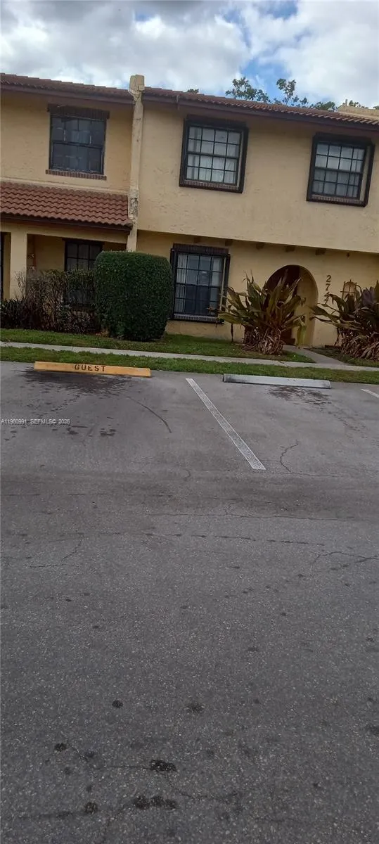 2747 Nw 47th Ln 3006, Lauderdale Lakes, Florida 33, Lauderdale Lakes, Florida 33313, 3 Bedrooms Bedrooms, ,2 BathroomsBathrooms,Residential,For Sale,2747 Nw 47th Ln 3006, Lauderdale Lakes, Florida 33,A11960991