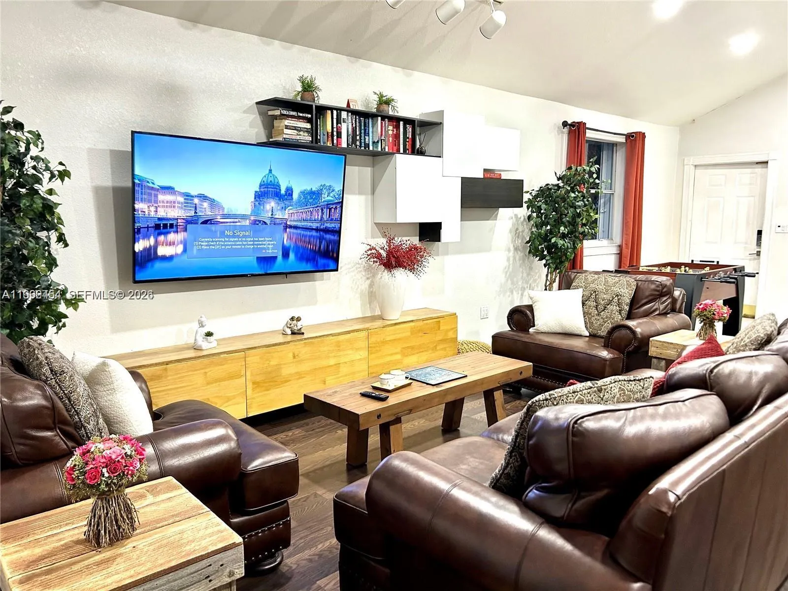 1531 Ne 35th St, Oakland Park, Florida 33334, Oakland Park, Florida 33334, 6 Bedrooms Bedrooms, ,5 BathroomsBathrooms,Residential,For Sale,1531 Ne 35th St, Oakland Park, Florida 33334,A11960454