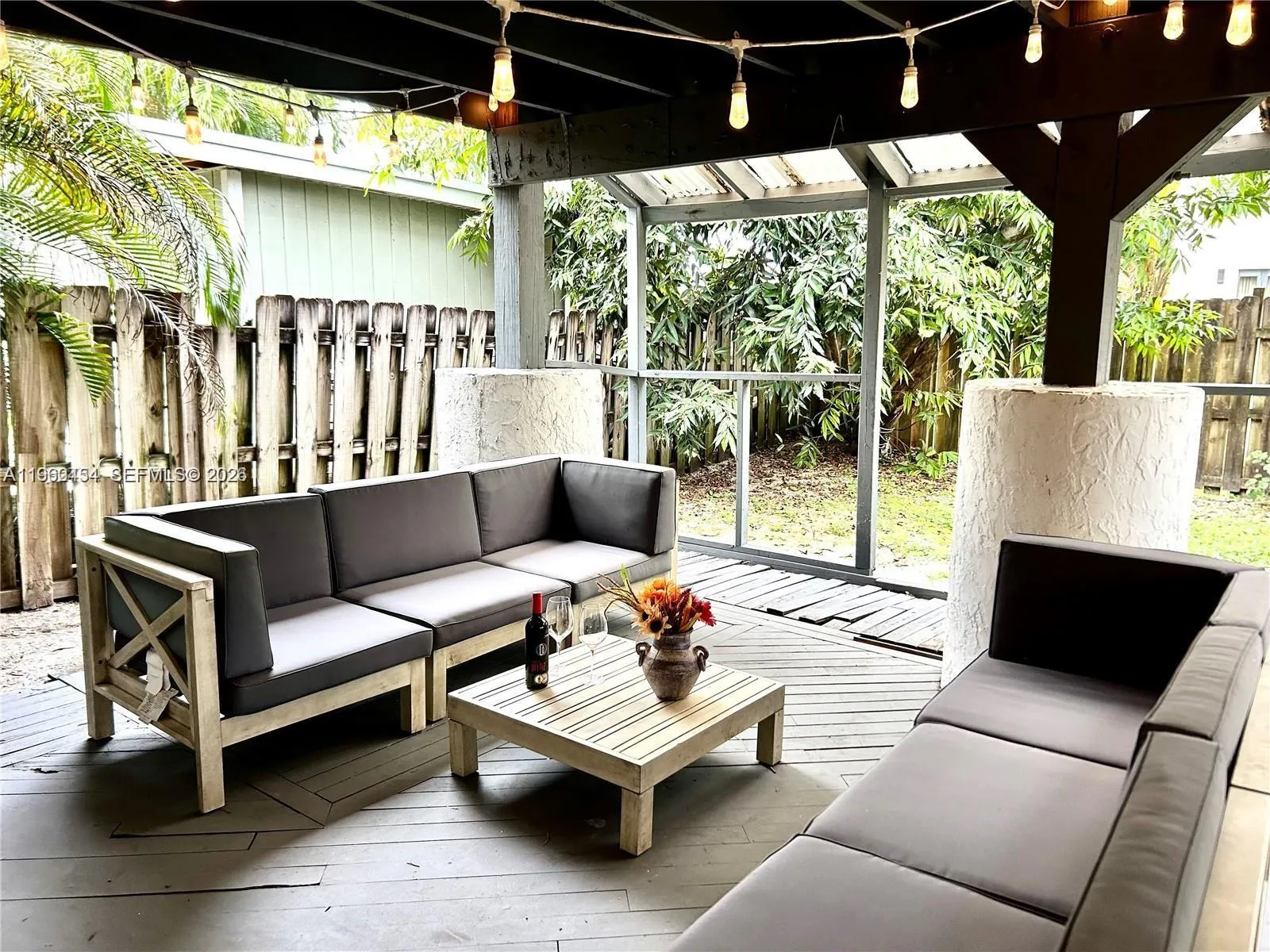 1531 Ne 35th St, Oakland Park, Florida 33334, Oakland Park, Florida 33334, 6 Bedrooms Bedrooms, ,5 BathroomsBathrooms,Residential,For Sale,1531 Ne 35th St, Oakland Park, Florida 33334,A11960454