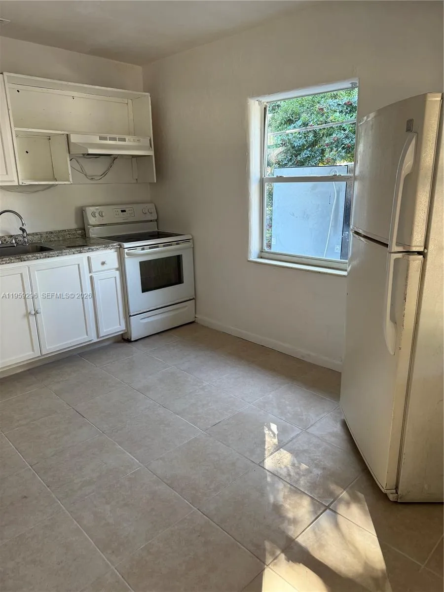 2530 Nw 82 St 1, Miami, Florida 33147, Miami, Florida 33147, 2 Bedrooms Bedrooms, ,1 BathroomBathrooms,Residential Lease,For Rent,2530 Nw 82 St 1, Miami, Florida 33147,A11959296